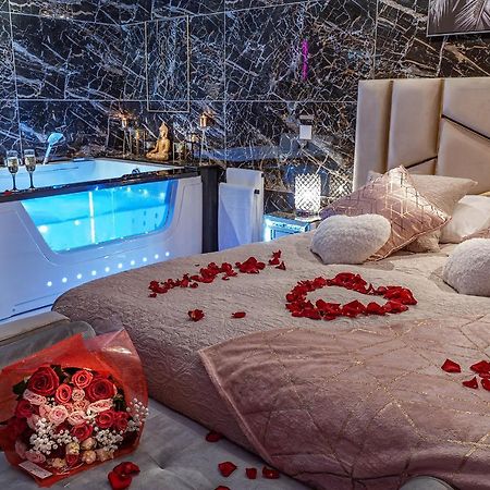 Magnifique Loft / Spa En Face De La Cathedrale ! ナルボンヌ エクステリア 写真