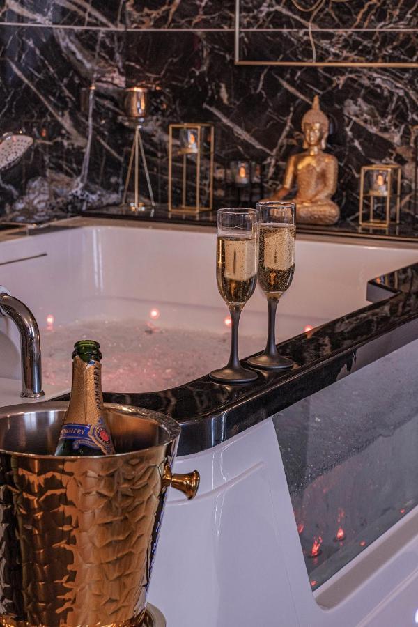 Magnifique Loft / Spa En Face De La Cathedrale ! ナルボンヌ エクステリア 写真