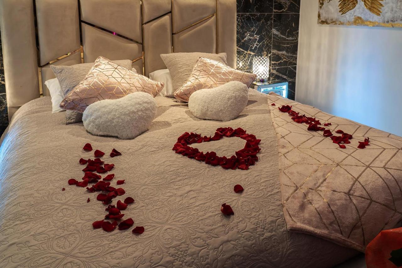 Magnifique Loft / Spa En Face De La Cathedrale ! ナルボンヌ エクステリア 写真